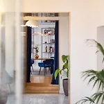 9hotel Cesari