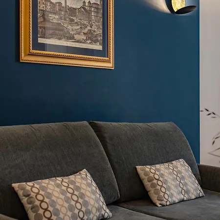 9hotel Cesari מלון 4*