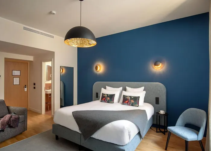 9hotel Cesari מלון