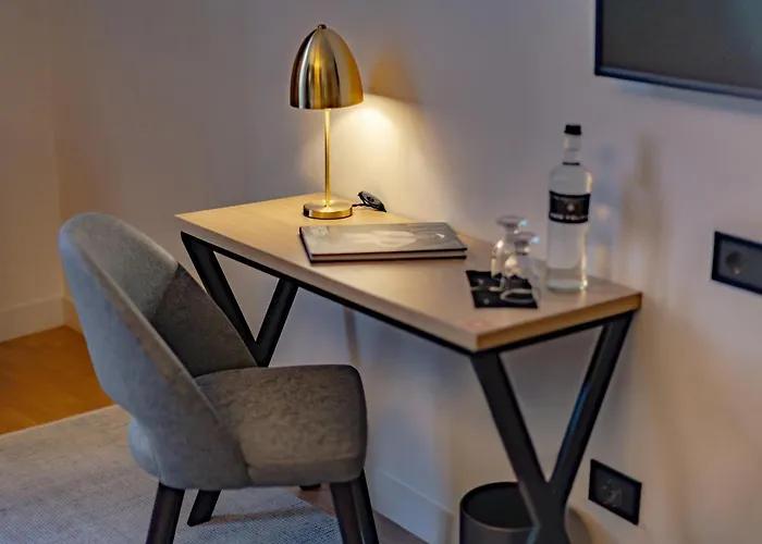 מלון 9hotel Cesari 4*