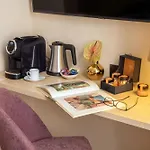 9hotel Cesari Hotel 4*