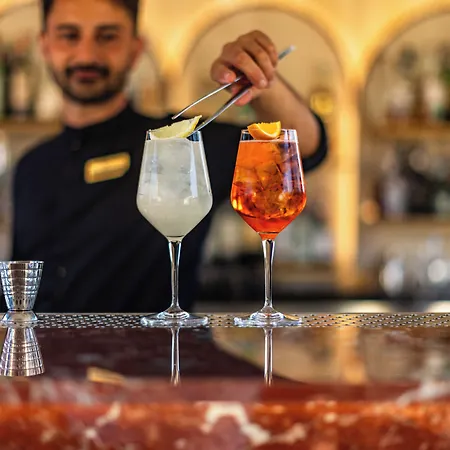 9hotel Cesari
