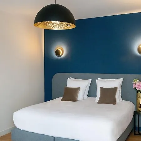 9hotel Cesari Отель Рим