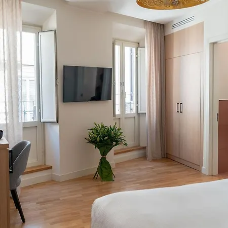 9hotel Cesari Отель